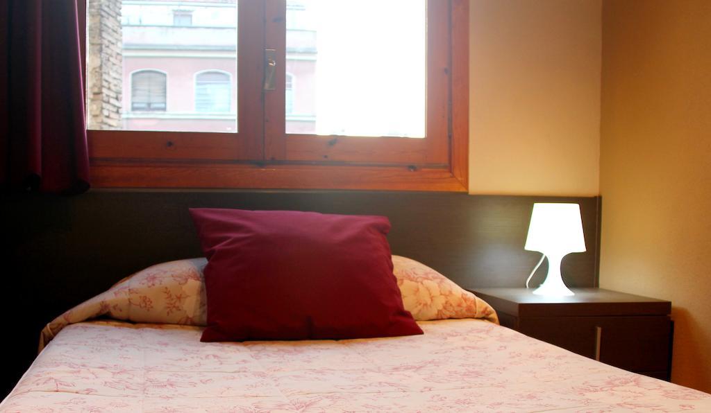 Hostal Cafeteteria Goya Барбастро Номер фото