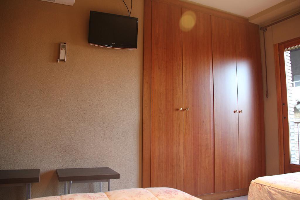 Hostal Cafeteteria Goya Барбастро Номер фото