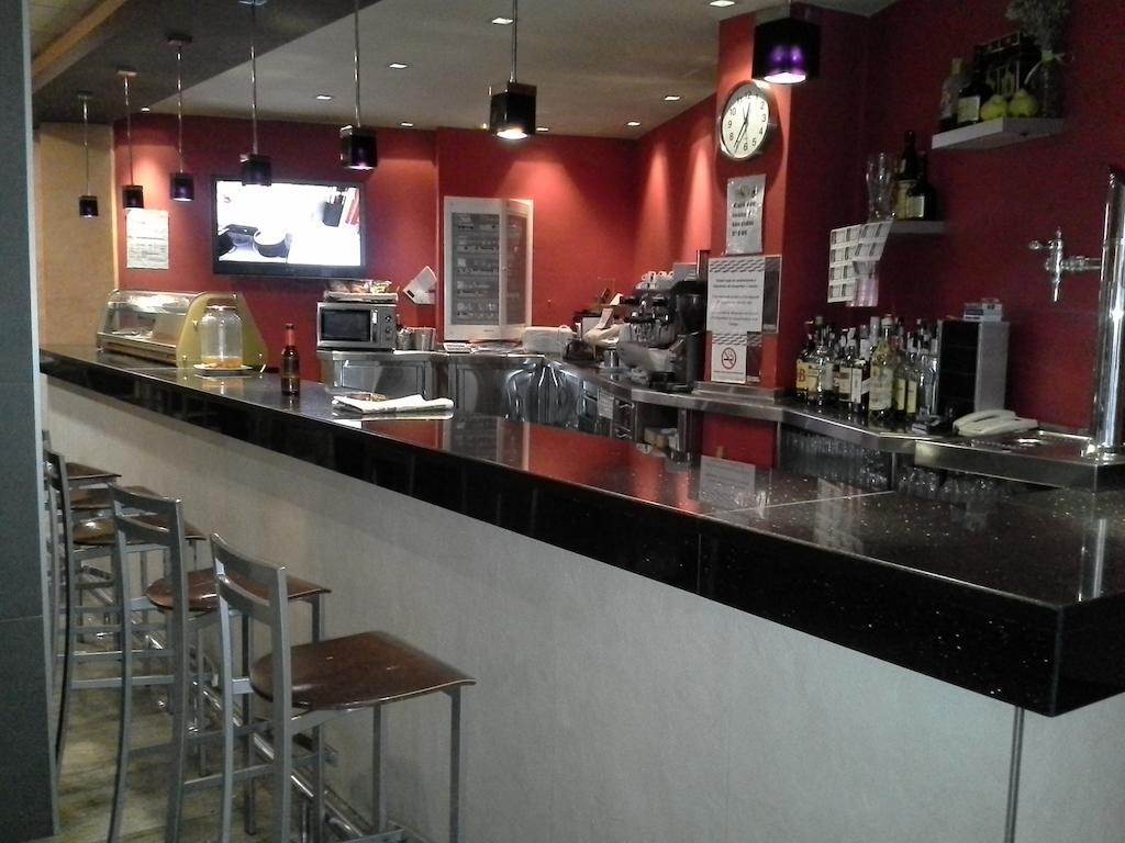 Hostal Cafeteteria Goya Барбастро Екстер'єр фото